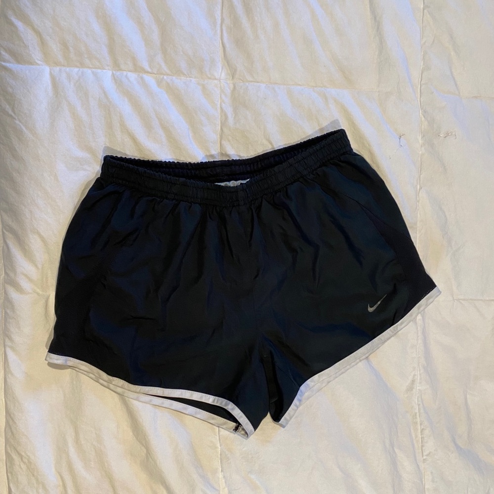 Nike running shorts - Picture 2 of 3